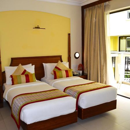 Sea Breeze Max Resort & Spa Мадгаон Екстериор снимка
