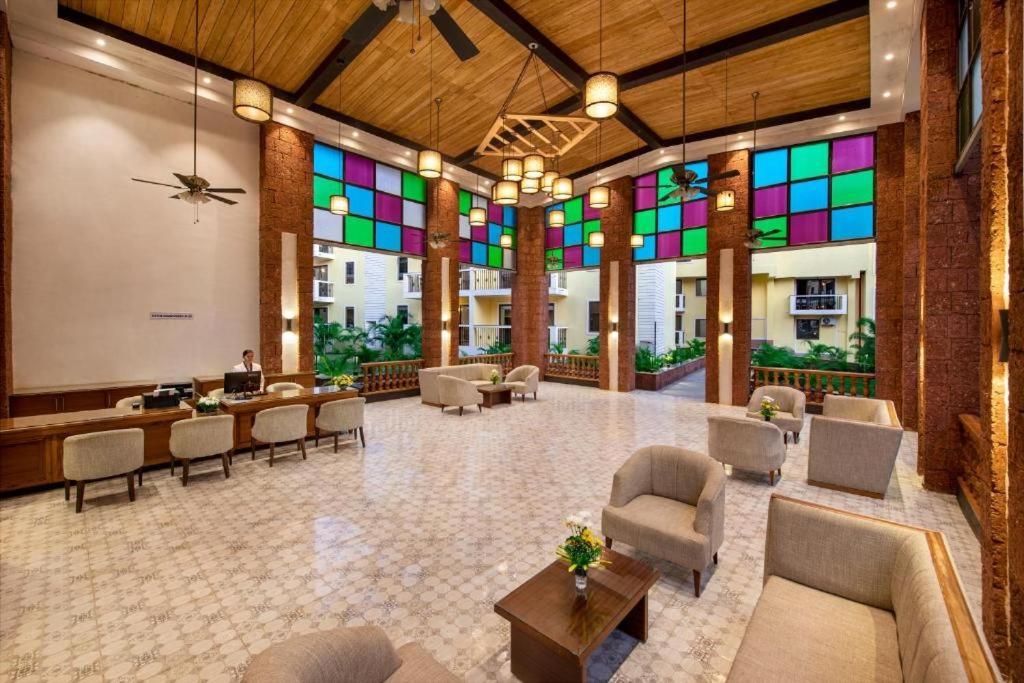 Sea Breeze Max Resort & Spa Мадгаон Екстериор снимка