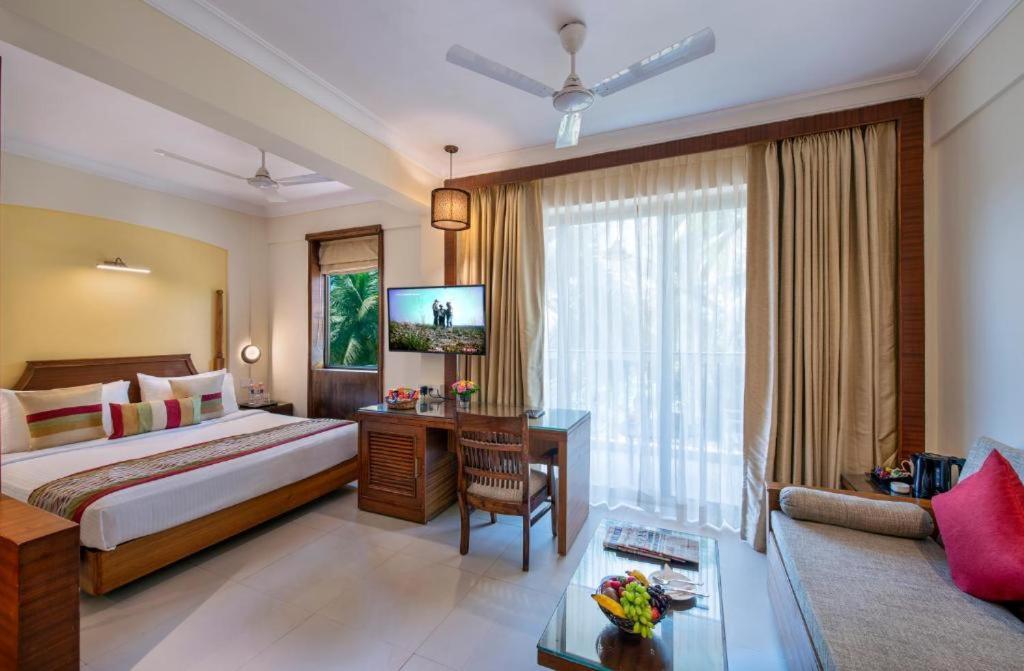 Sea Breeze Max Resort & Spa Мадгаон Екстериор снимка