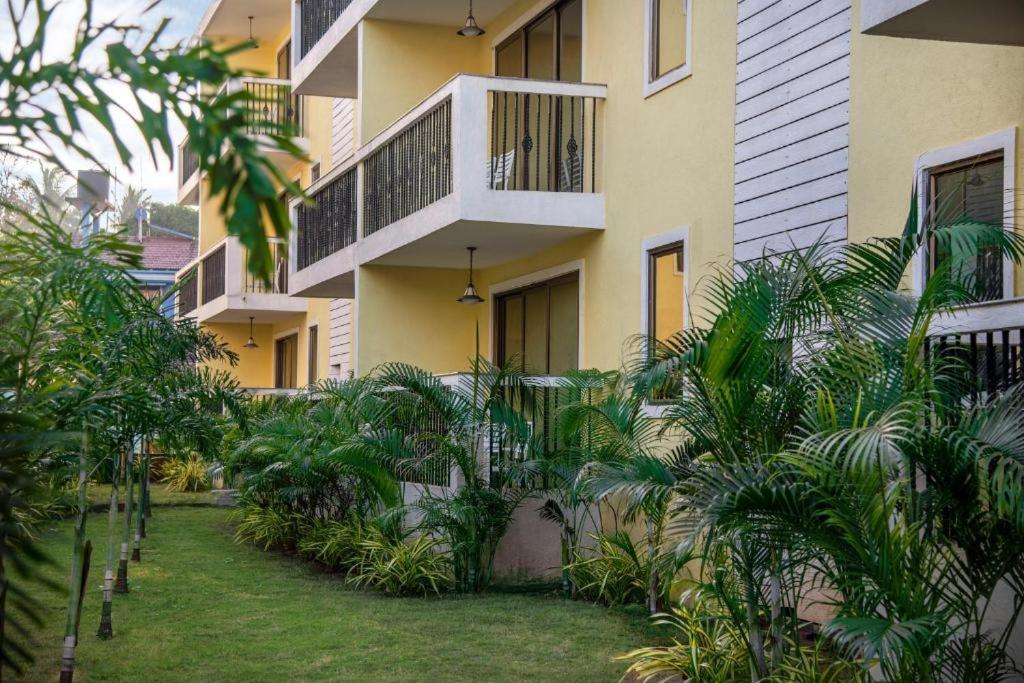 Sea Breeze Max Resort & Spa Мадгаон Екстериор снимка