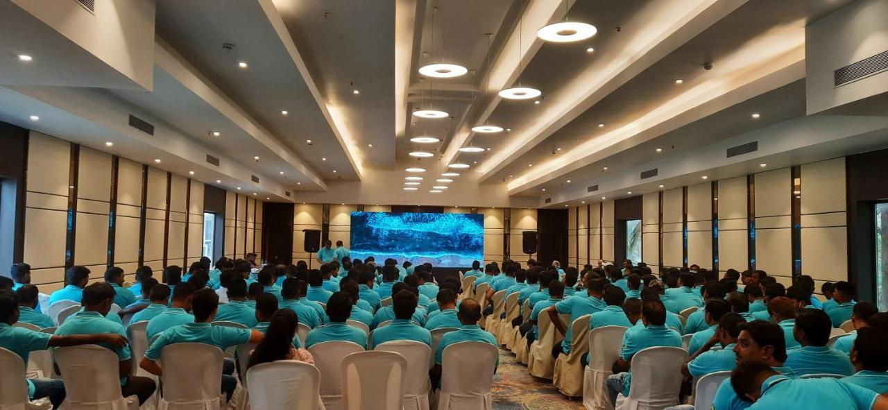 Sea Breeze Max Resort & Spa Мадгаон Екстериор снимка