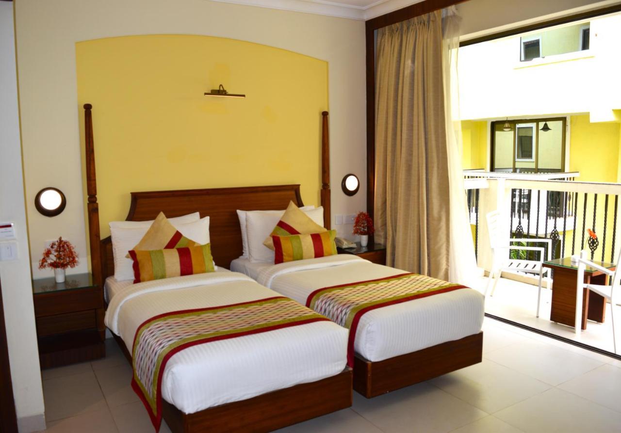 Sea Breeze Max Resort & Spa Мадгаон Екстериор снимка